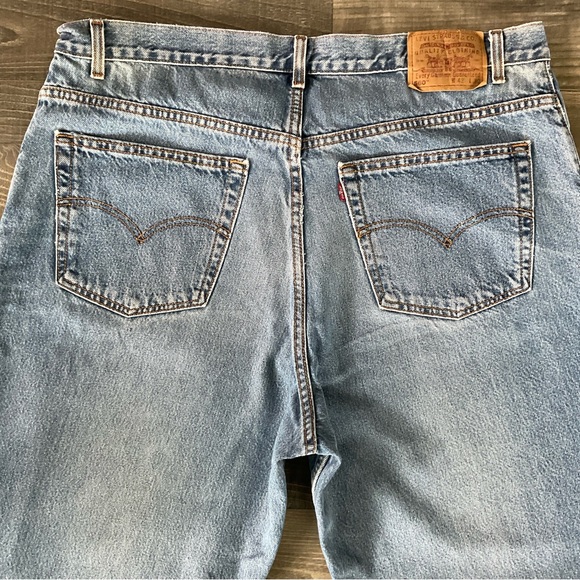 42x30 LEVI'S 560 Loose Comfort Fit Jeans 
Style # 560-4891
Blue - Picture 7 of 10